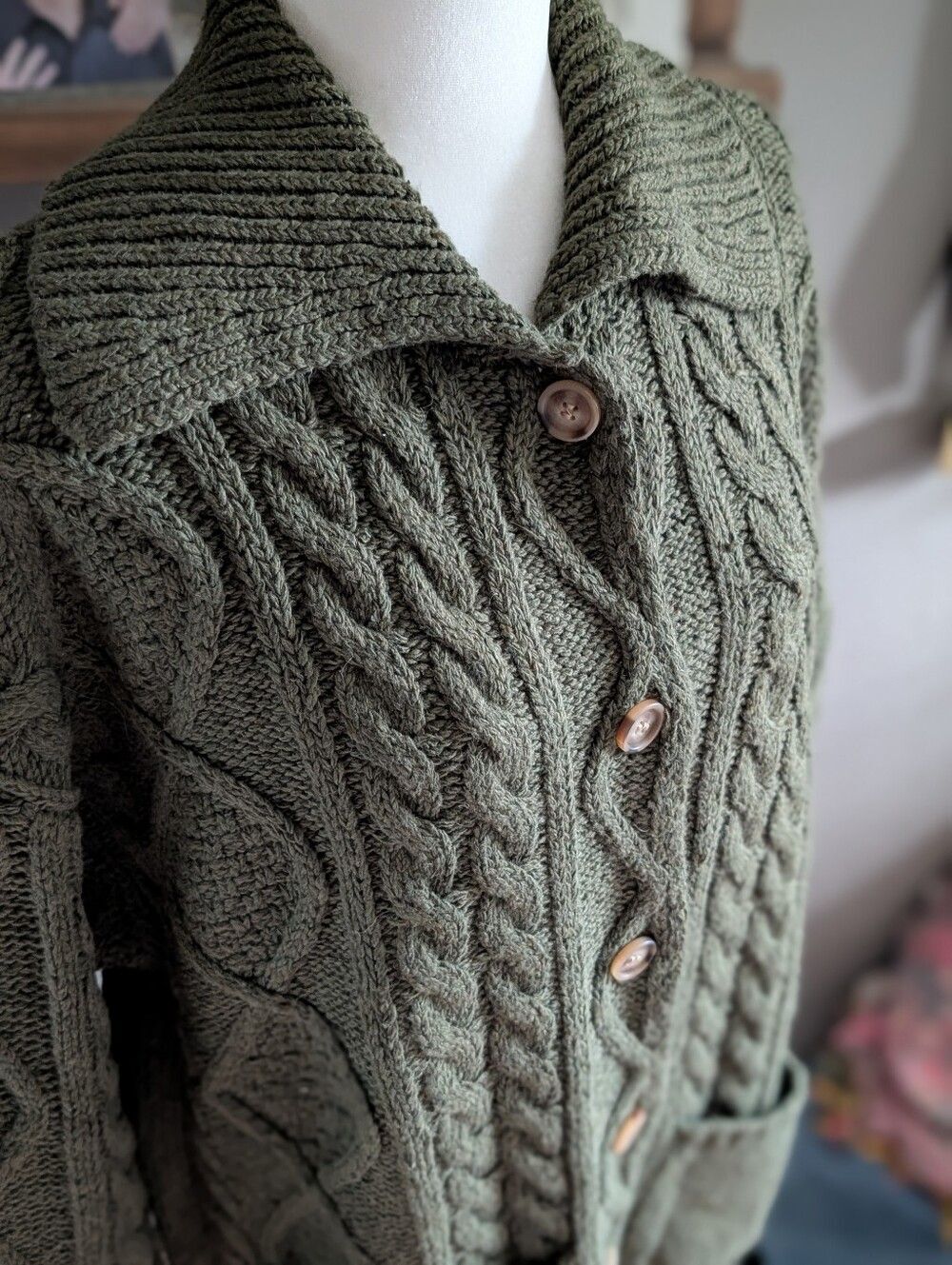 NWT Le Lis Collection Medium Olive Green Cable Knit Chunky Cardigan Sweater - Picture 2 of 5
